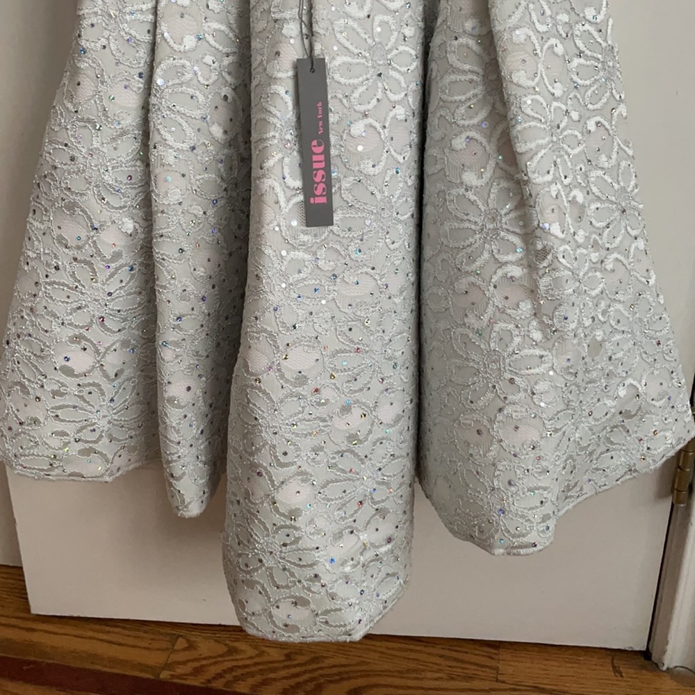 Dress - Picture 9 of 9